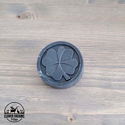 Charcoal Clover Round Unscented